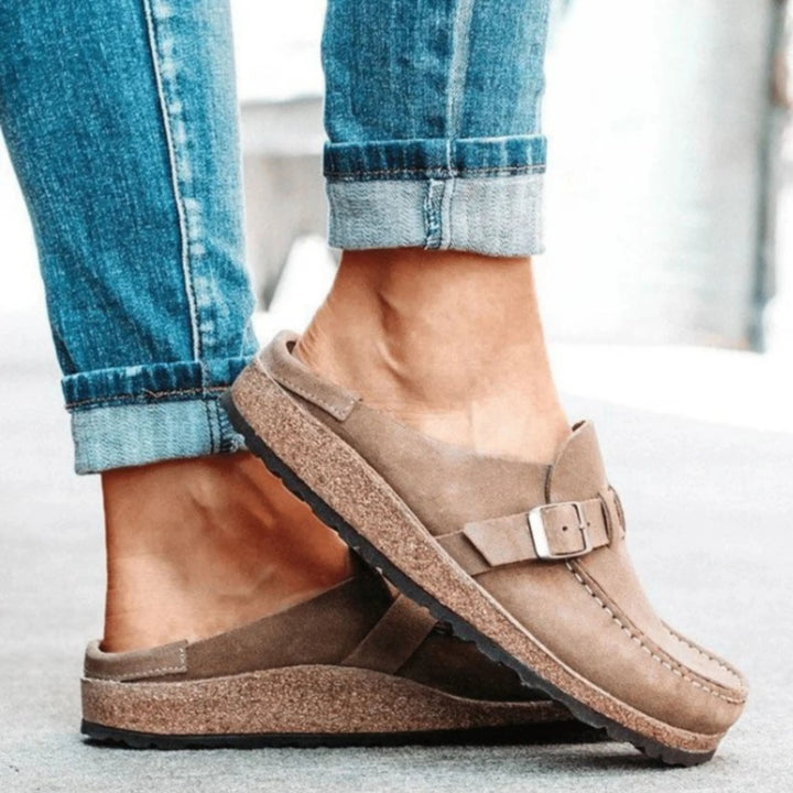 Sandales Clarisse pour femme à mousse mémoire de forme, absorption des chocs et soutien personnalisé pour vos pieds.