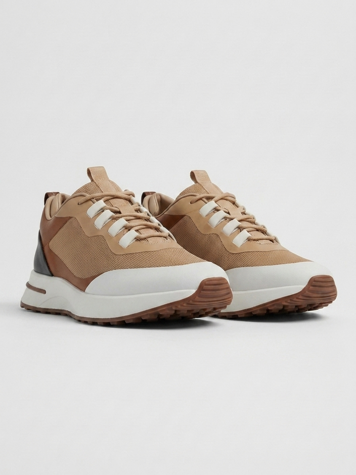 Baskets Homme Cognac Fused Mesh Basses de Marche avec Semelle Blanche