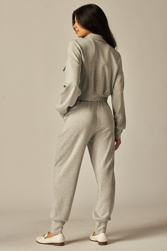 Ensemble Veste Courte Utilitaire et Pantalon Jogger pour Femme