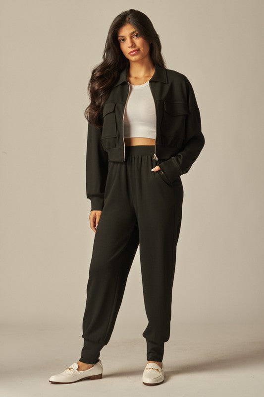 Ensemble Veste Courte Utilitaire et Pantalon Jogger pour Femme