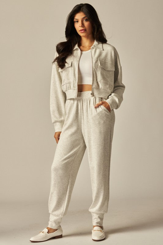 Ensemble Veste Courte Utilitaire et Pantalon Jogger pour Femme