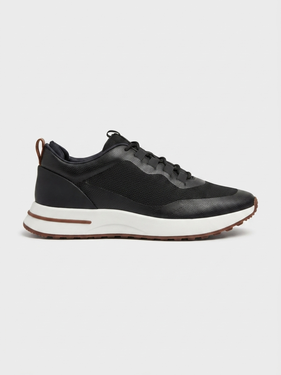 Baskets Homme Noir Fused Mesh Basses de Marche avec Semelle Blanche