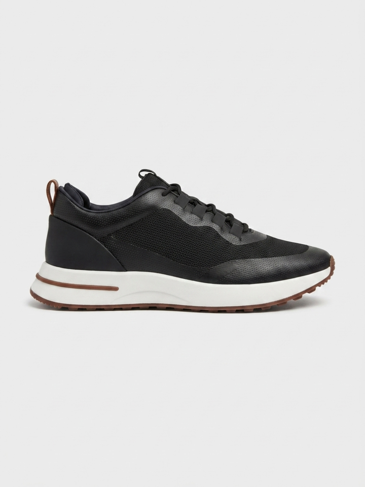 Baskets Homme Noir Fused Mesh Basses de Marche avec Semelle Blanche