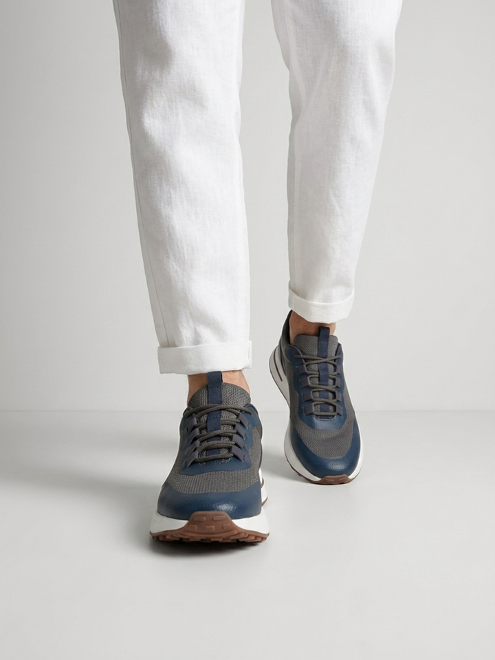 Baskets Homme Bleu Marine Fused Mesh Basses de Marche avec Semelle Blanche