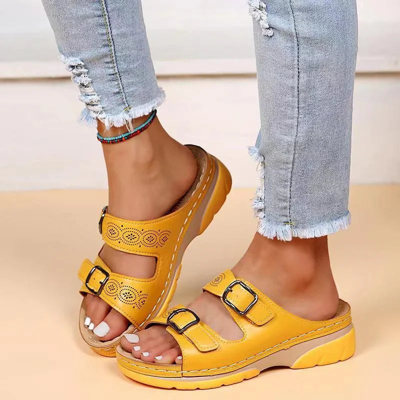 Sandales Bertille pour femme souples et orthopédiques, semelle ergonomique avec amorti optimal pour usage quotidien.