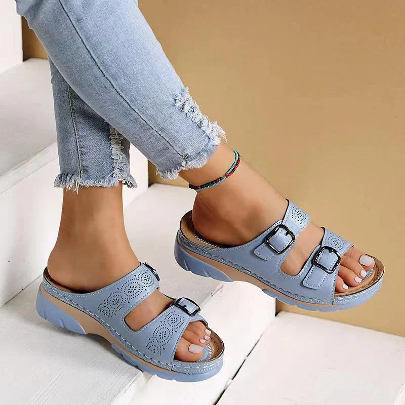 Sandales Bertille pour femme souples et orthopédiques, semelle ergonomique avec amorti optimal pour usage quotidien.