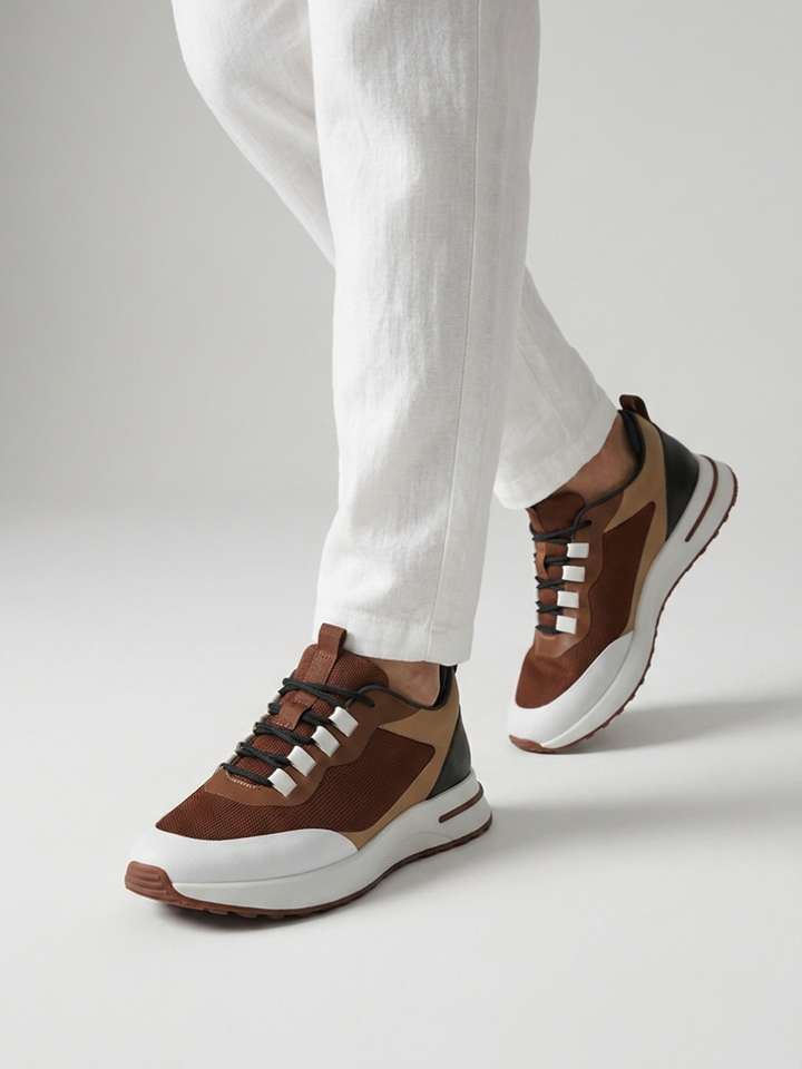 Baskets Homme Noir et Marron Fused Mesh Basses de Marche avec Semelle Blanche