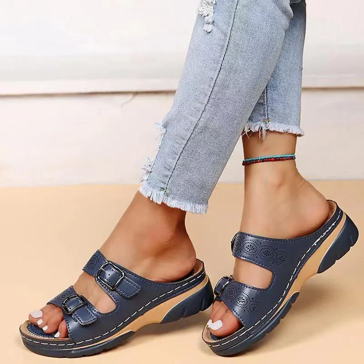 Sandales Bertille pour femme souples et orthopédiques, semelle ergonomique avec amorti optimal pour usage quotidien.