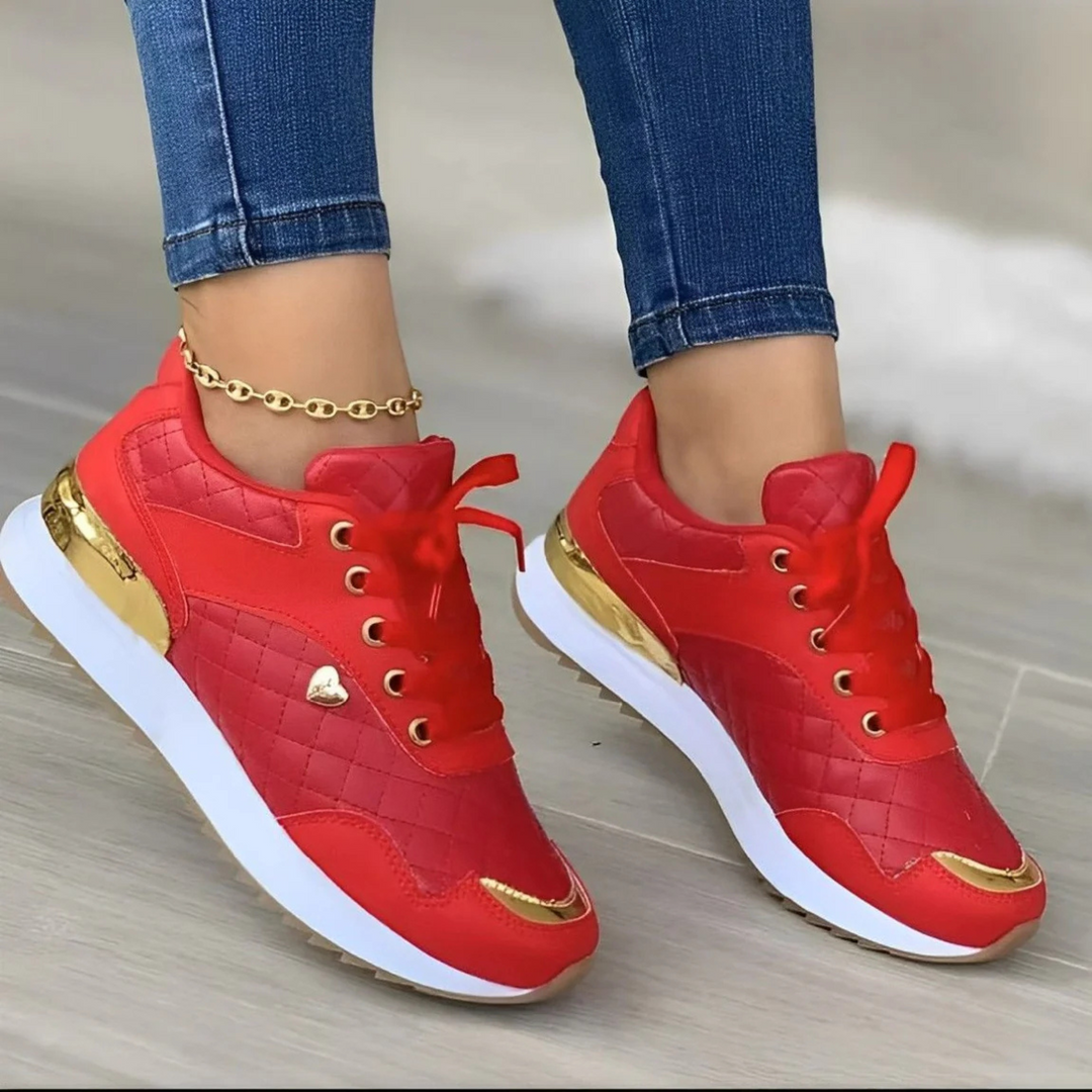 Baskets Cyrielle pour femme à conception ergonomique, semelle innovante adaptée aux journées actives et port sportif quotidien.
