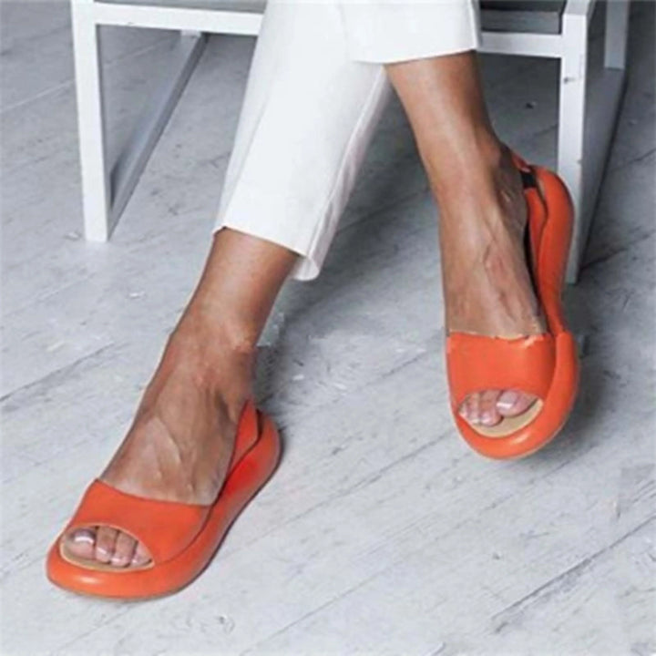 Sandales Isaure pour femme légères et estivales, design simple et confortable adapté aux journées chaudes et sorties d'été.