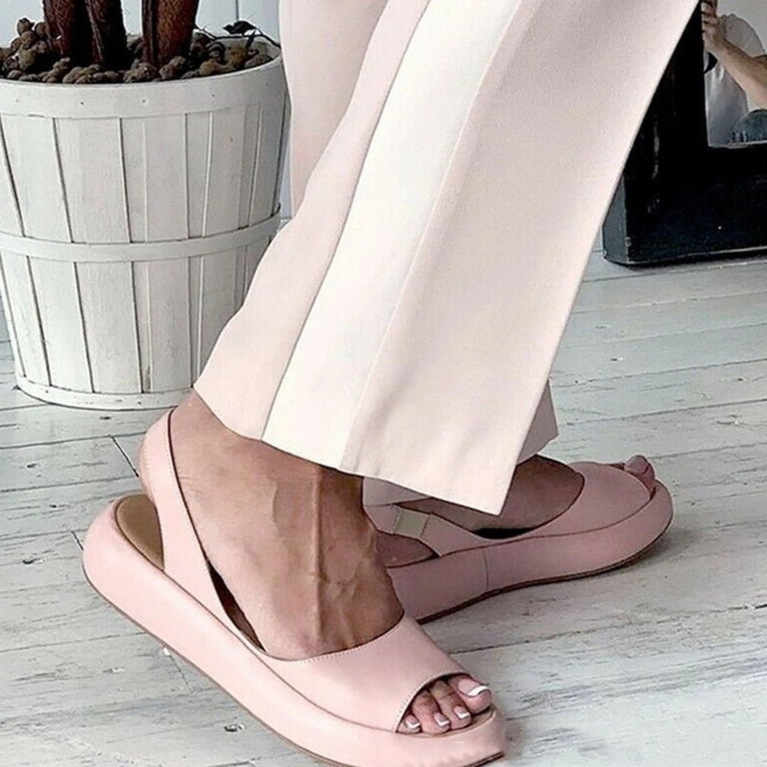 Sandales Isaure pour femme légères et estivales, design simple et confortable adapté aux journées chaudes et sorties d'été.