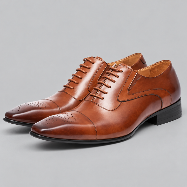 Chaussures de Ville Homme en Cuir avec Bout Droit et Détail Brogue