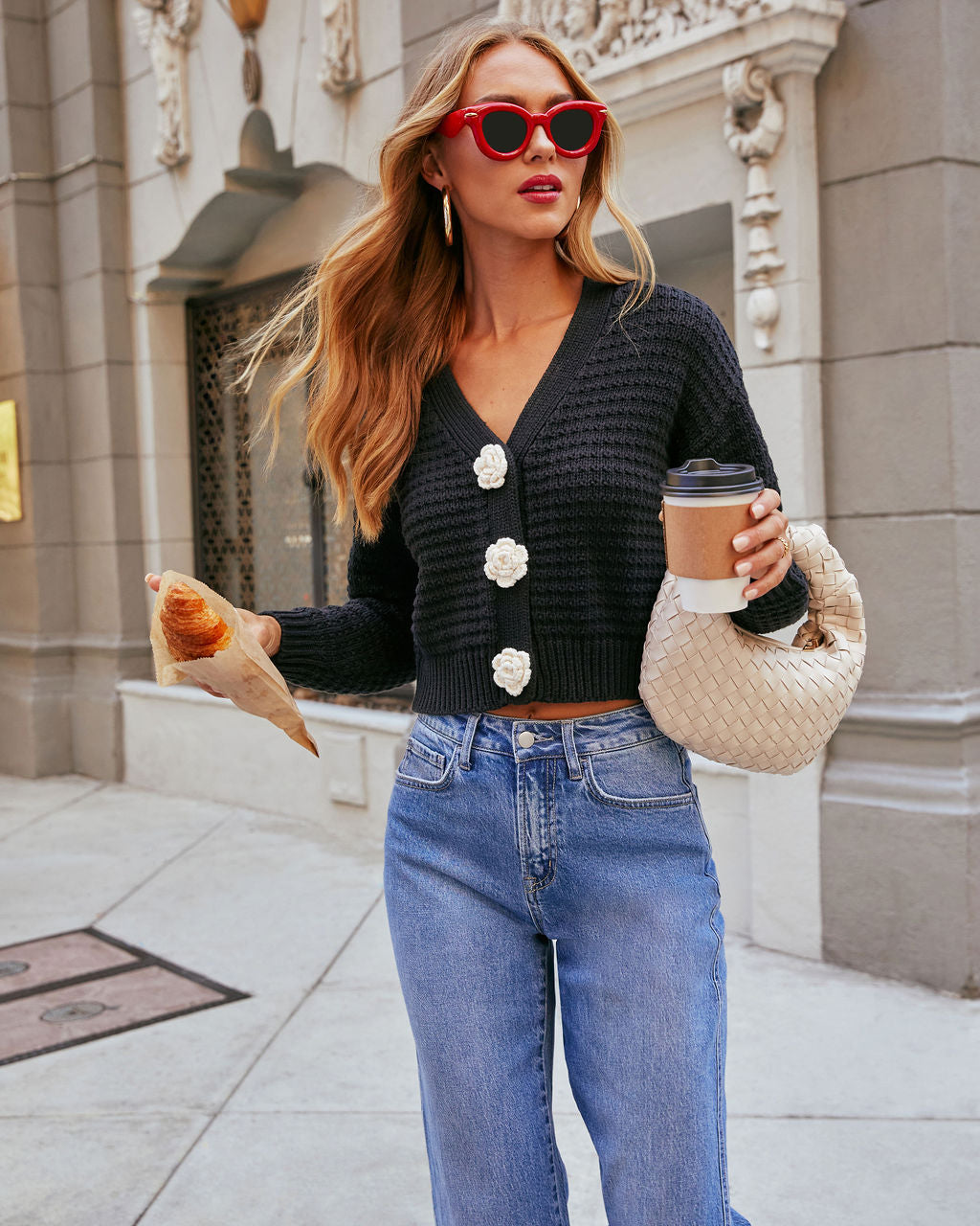 Cardigan Femme en Maille avec Boutons Fleurs au Crochet
