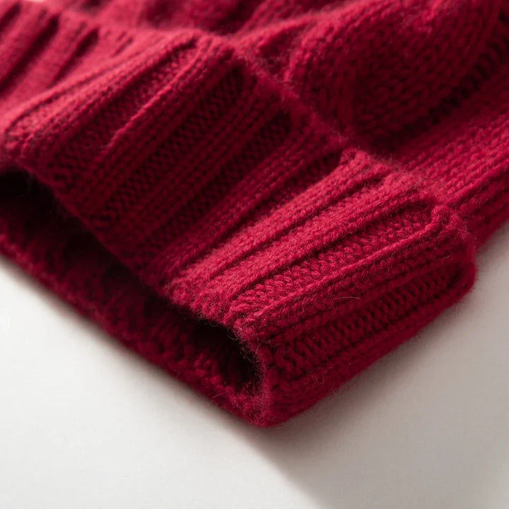 Bonnet en Maille Tricotée pour Femme avec Motif Torsadé et Revers