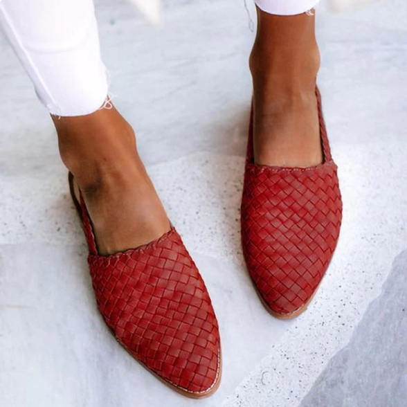 Sandales Albertine pour femme à bout pointu et texture tissée raffinée, allure élégante pour sorties estivales et fêtes en plein air.