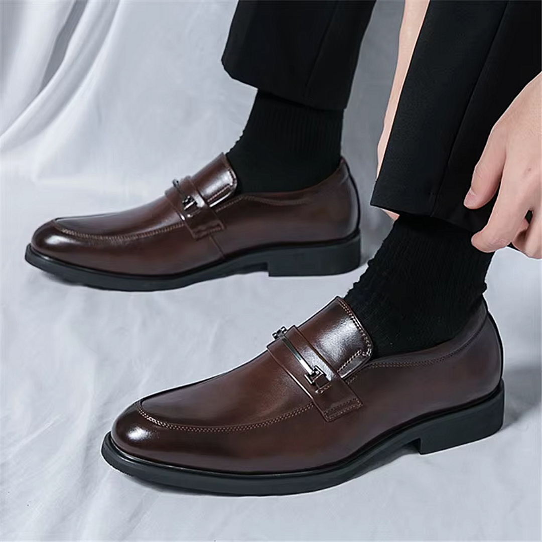 Mocassins Homme en Cuir avec Boucle Métallique et Bout Arrondi