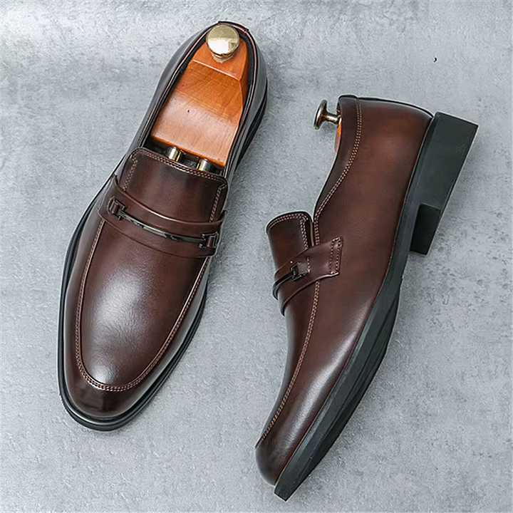 Mocassins Homme en Cuir avec Boucle Métallique et Bout Arrondi