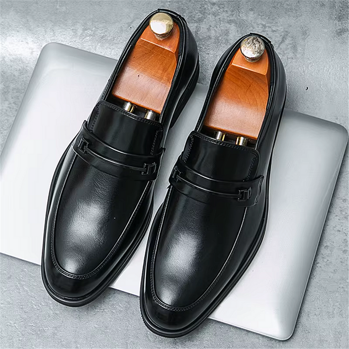 Mocassins Homme en Cuir avec Boucle Métallique et Bout Arrondi