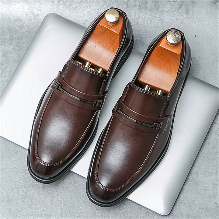 Mocassins Homme en Cuir avec Boucle Métallique et Bout Arrondi