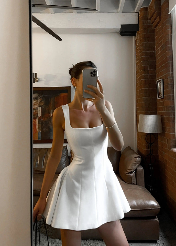 Auriane | Robe élégante blanche évasée pour femmes