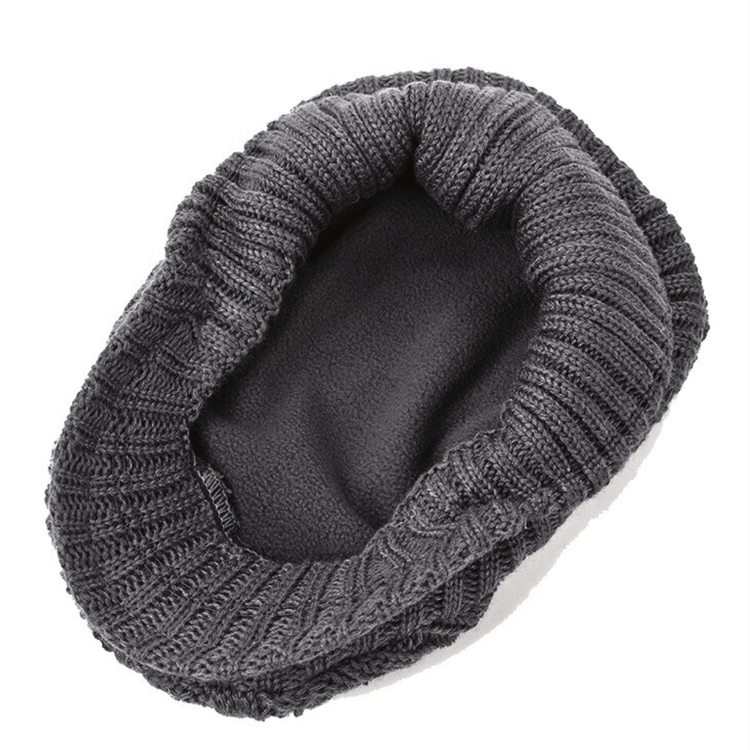 Casquette Plate Homme en Maille Torsadée avec Visière Courte
