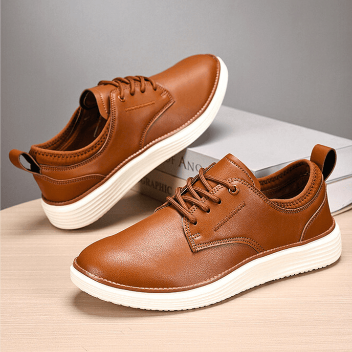 Baskets Homme en Cuir avec Lacets et Semelle Épaisse Blanche