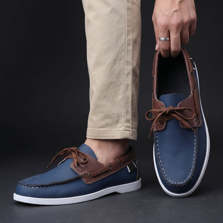 Chaussures Bateau Homme en Cuir Bicolore avec Lacets et Œillets Métalliques