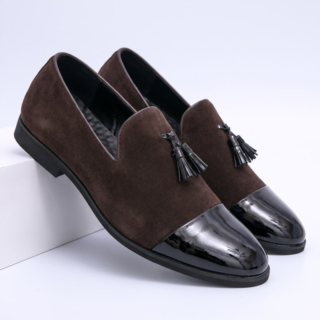 Mocassins Homme en Daim avec Pampilles et Bout en Cuir Verni