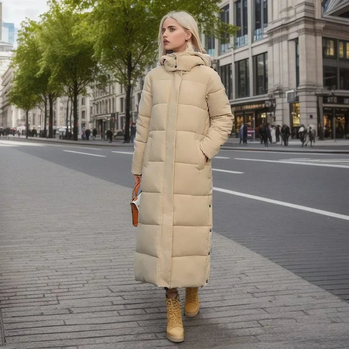 Parka Longue Femme à Capuche Coupe Ajustée pour l’Hiver