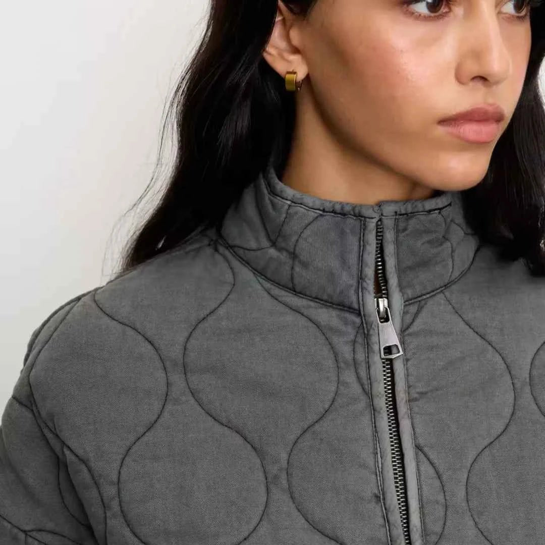Veste Matelassée Légère pour Femme Coupe Cintrée à Col Montant