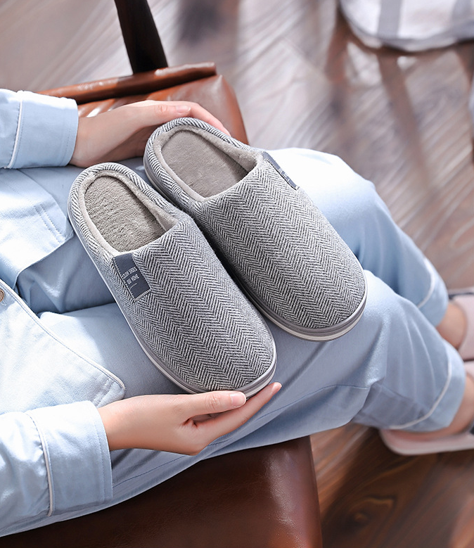 Chaussons Homme Chauds Doublés en Peluche à Semelle Antidérapante