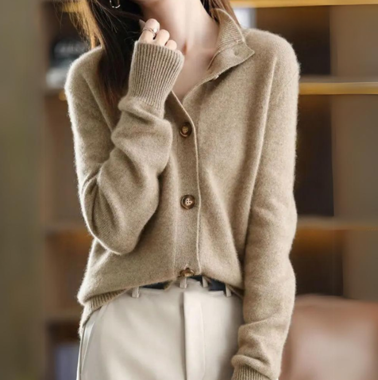 Cardigan Femme en Maille Boutonné à Col Chemise