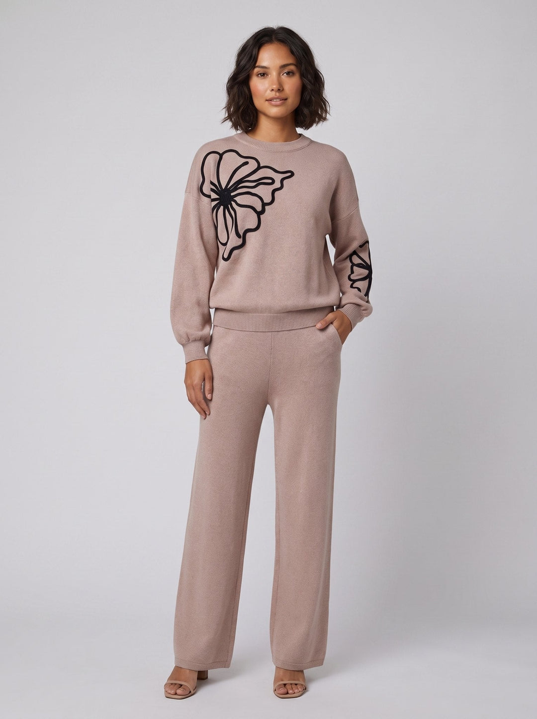 Ensemble Maille Sweat Brodé Fleur et Pantalon Large pour Femme