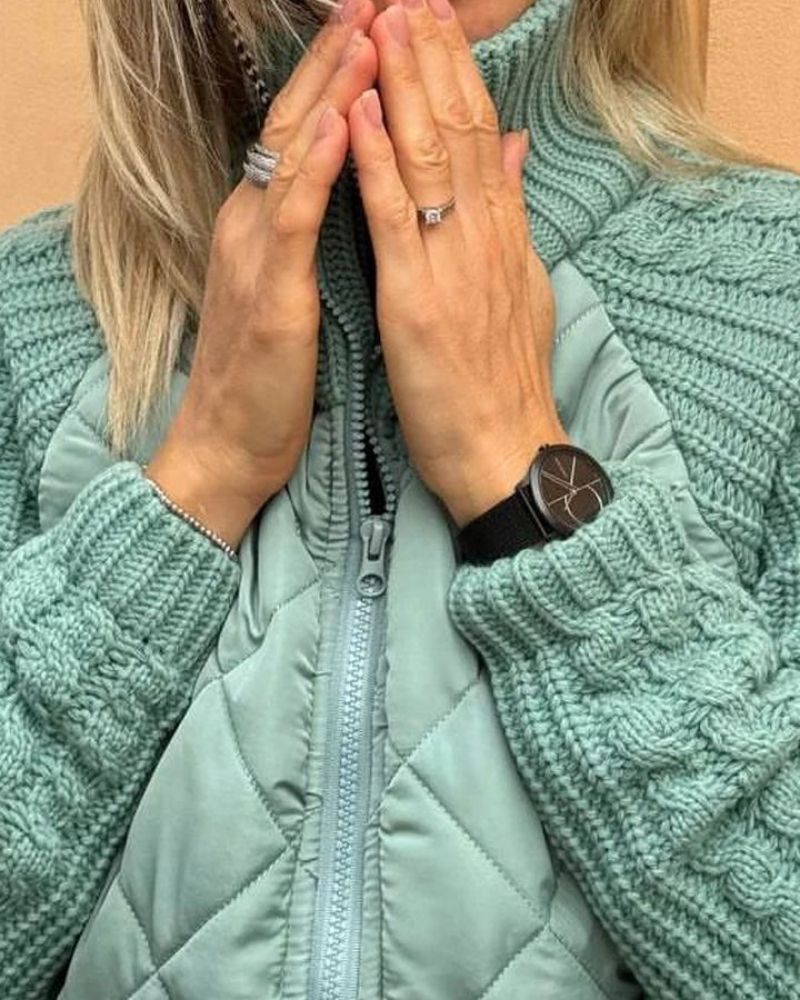Veste Matelassée pour Femme avec Manches en Maille Tricotée et Col Montant