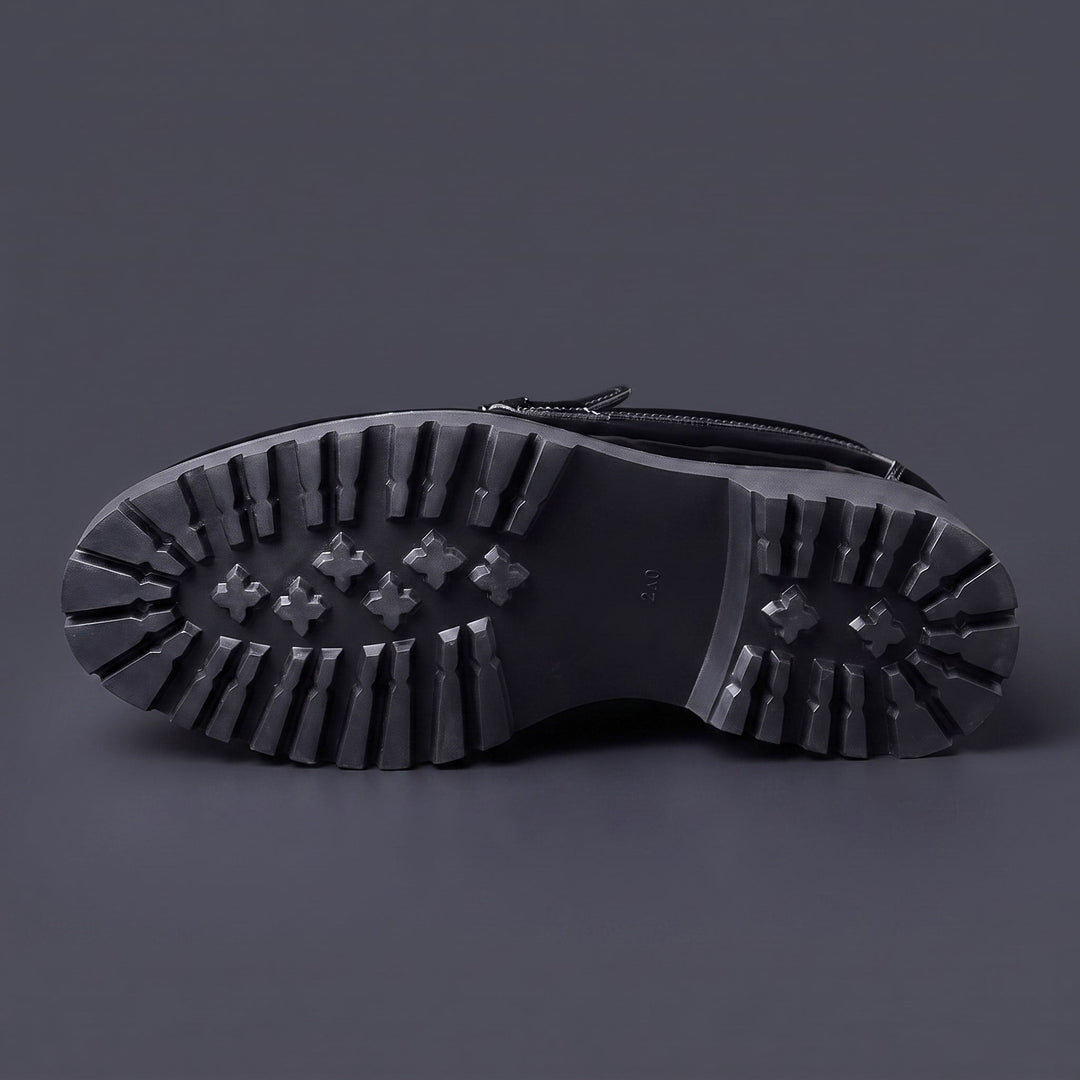 Mocassins Homme en Cuir Verni avec Mors Métallique et Semelle Crantée