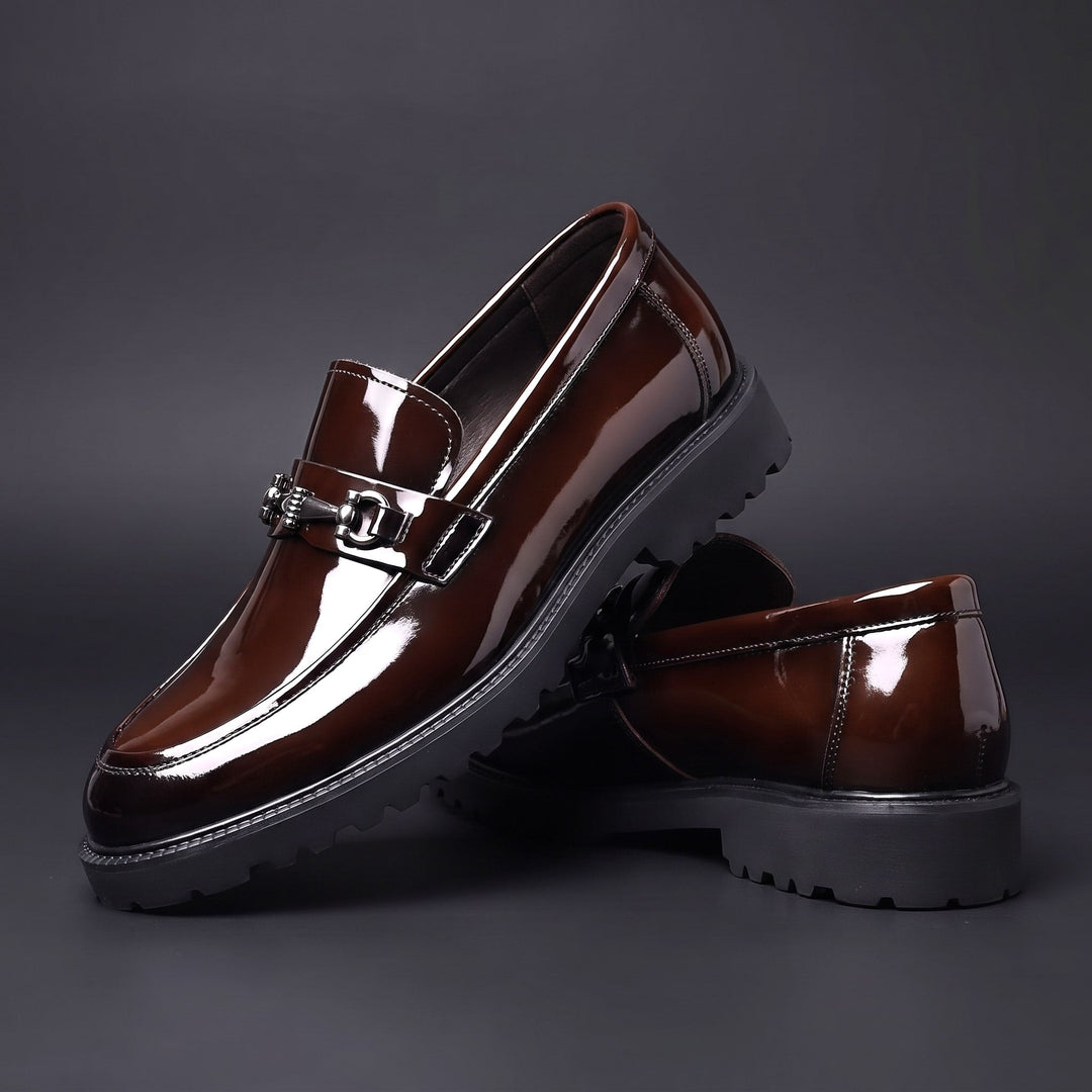 Mocassins Homme en Cuir Verni avec Mors Métallique et Semelle Crantée